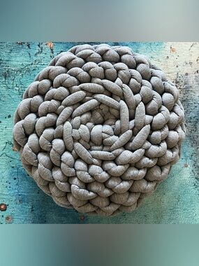 Brand new woven cat bed